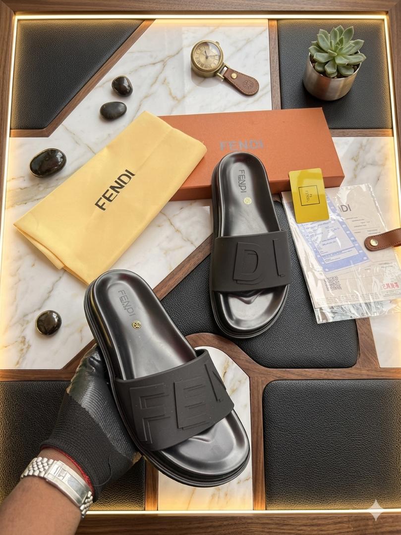 SANDALE FENDI NOIR