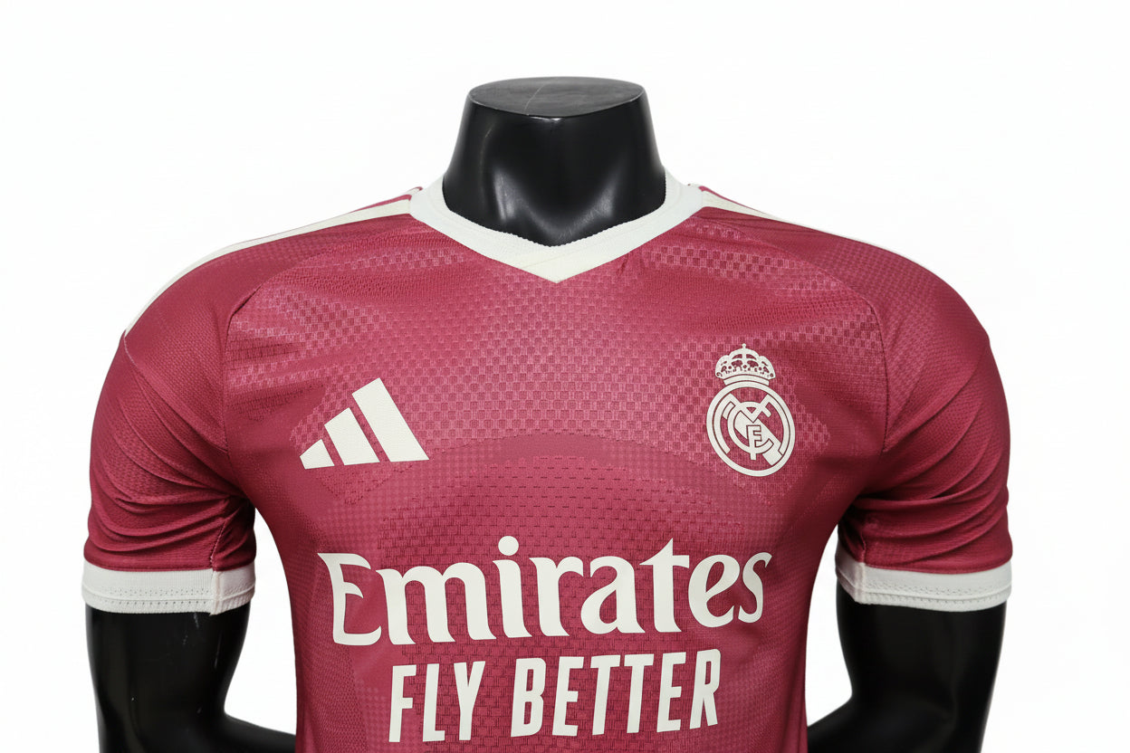 MAILLOT EXTÉRIEUR RÉAL MADRID 2026-2027 VERSION PRO