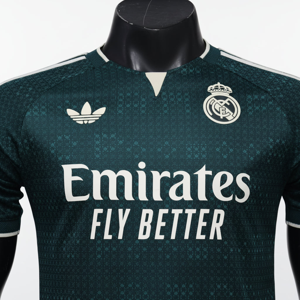 MAILLOT EXTÉRIEUR RÉAL MADRID 2026-2027 VERSION PRO