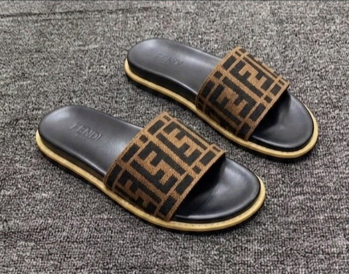 SANDALE FENDI
